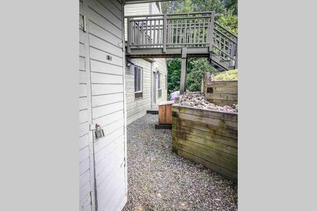 Apartament The Mountainside By Escapades Tremblant Mont-Tremblant Zewnętrze zdjęcie